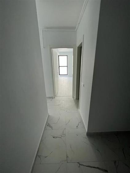 Apartament cu 3 camere decomandat în Rahova