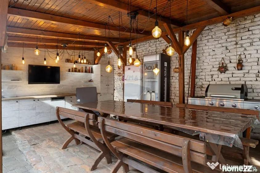 Casă cu 5 camere cu Teren 1085 Mp în Aradul Nou