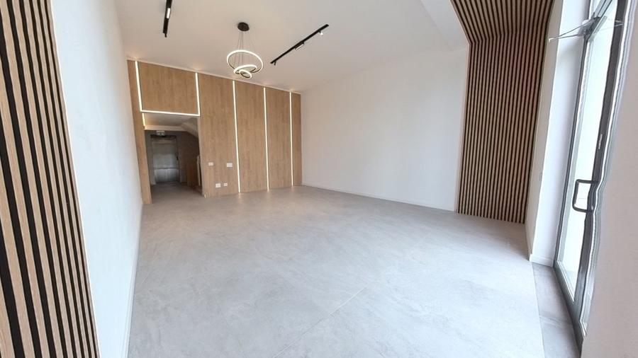 Apartament cu 3 camere decomandat în Străulești