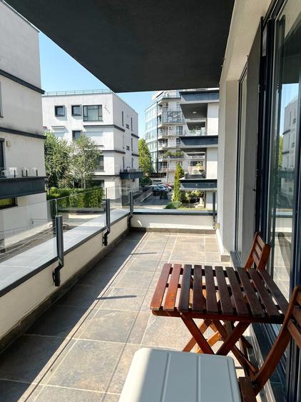 Apartament cu 3 camere decomandat în Floreasca