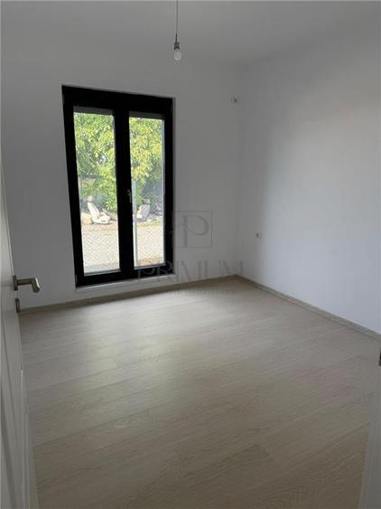 Casă individuală cu 3 camere cu Canalizare în Giroc