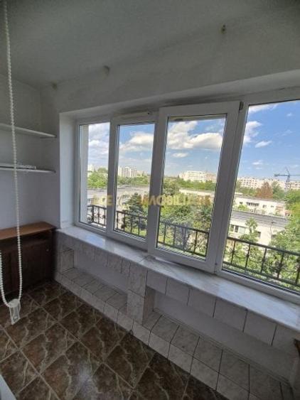 Apartament cu 2 camere decomandat, mobilat în Titan