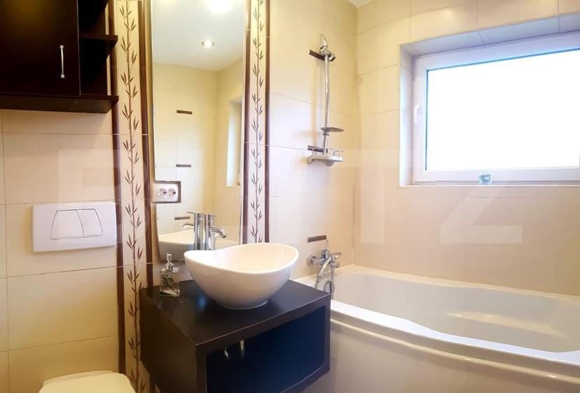 Apartament cu 2 camere semidecomandat, mobilat în Bună Ziua