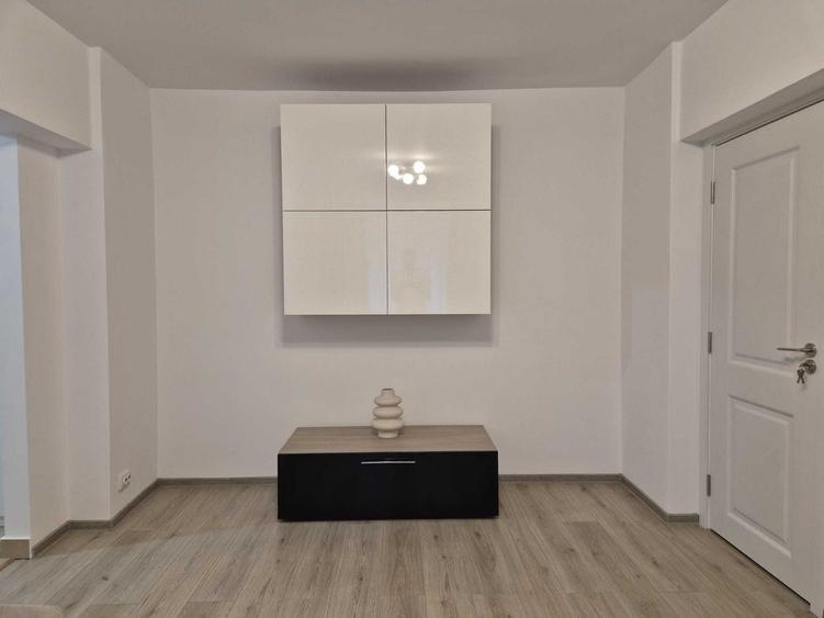 Apartament cu 2 camere semidecomandat în Roșu