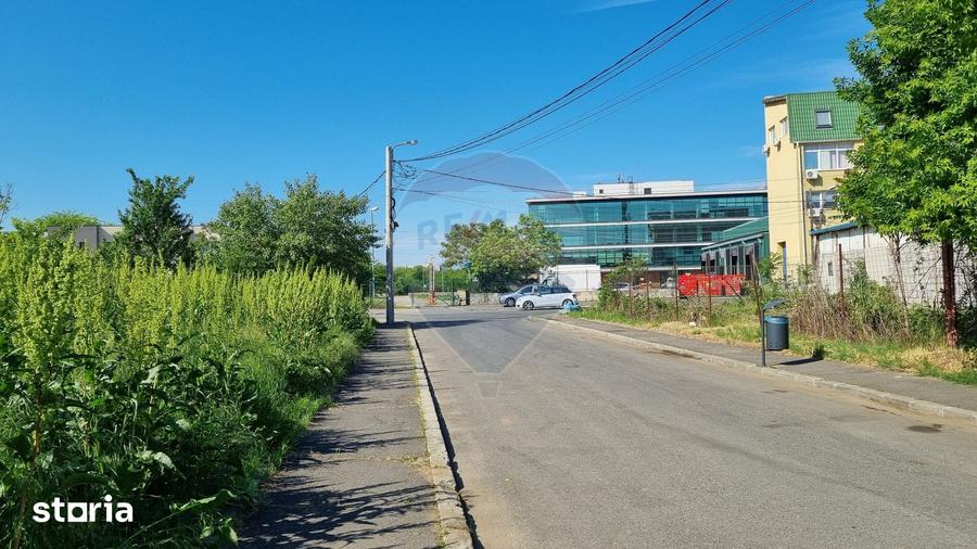 Teren de 2000 mp, în Ion Creangă