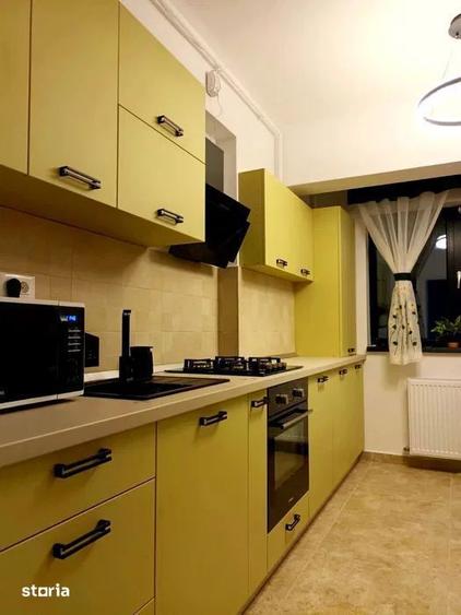Apartament cu 3 camere decomandat, mobilat în Central