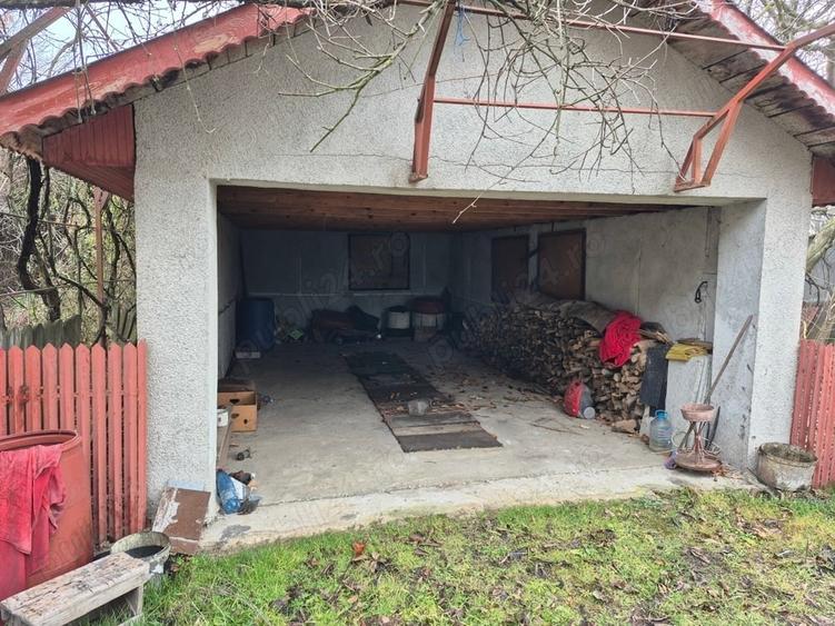 Casă cu 6 camere cu Teren 945 Mp în Frumușani