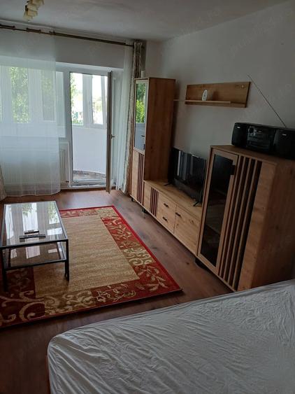 Garsonieră decomandată în Basarabia
