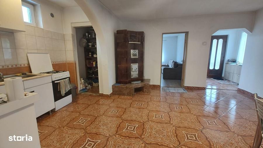 Casă cu 2 camere cu Teren 360 Mp în Ceangăi