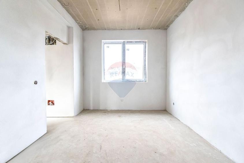Casă individuală cu 5 camere cu Teren 800 Mp în Hărman
