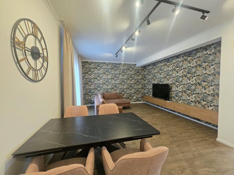 Duplex cu 5 camere cu Canalizare în Florești
