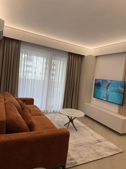 Apartament cu 3 camere semidecomandat în Central