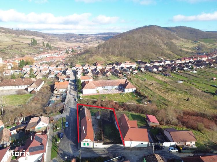 Casă cu 4 camere cu Teren 1084 Mp în Vale
