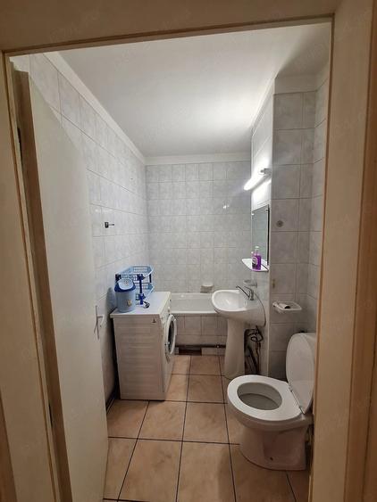 Apartament cu 1 camera decomandat,zona Mall - 1