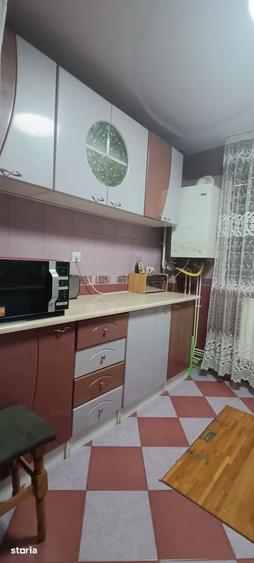 Apartament cu 2 camere semidecomandat în Micro 3