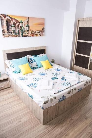 Apartament cu 2 camere, mobilat în Central