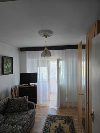 Apartament cu 3 camere decomandat în Lăpuș
