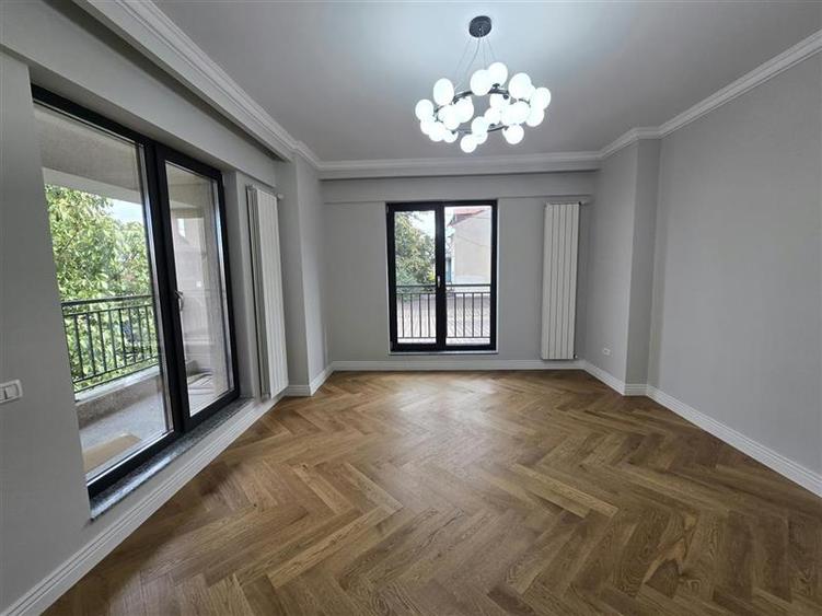 Apartament cu 3 camere decomandat în Bucureștii Noi