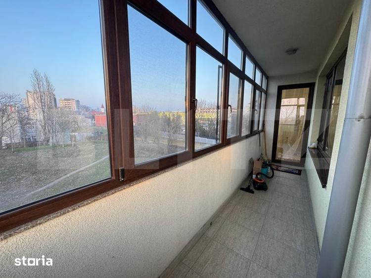 Apartament cu 2 camere decomandat, mobilat în Central