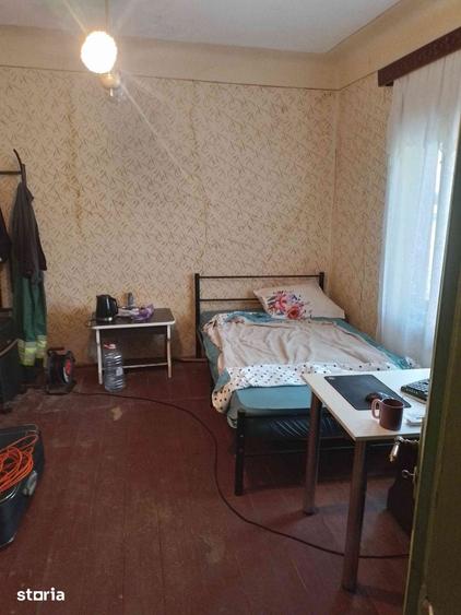 Casă cu 2 camere cu Teren 220 Mp în Central