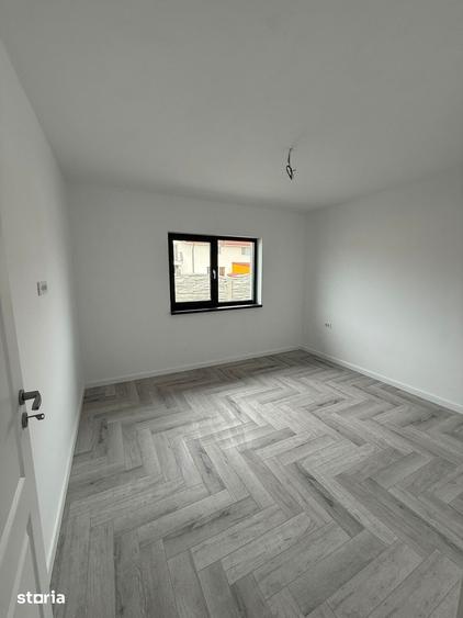 Casă cu 4 camere cu Teren 400 Mp în Clinceni