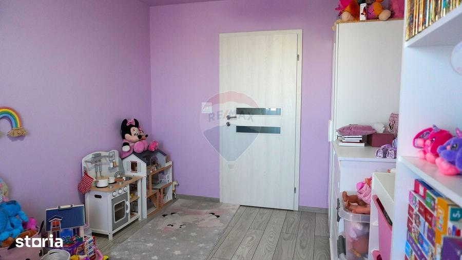 Apartament cu 3 camere decomandat în Dârste