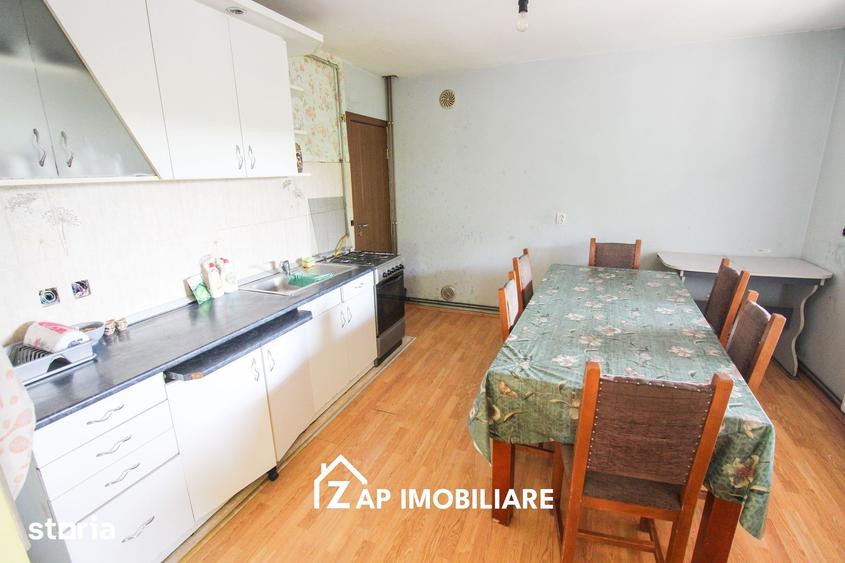 Casă cu 4 camere cu Teren 2000 Mp în Central