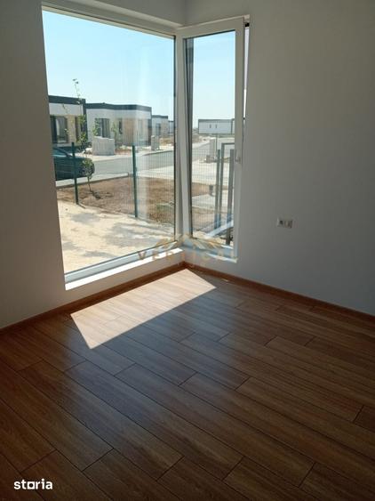 Casă cu 3 camere cu Teren 335 Mp în Vidra
