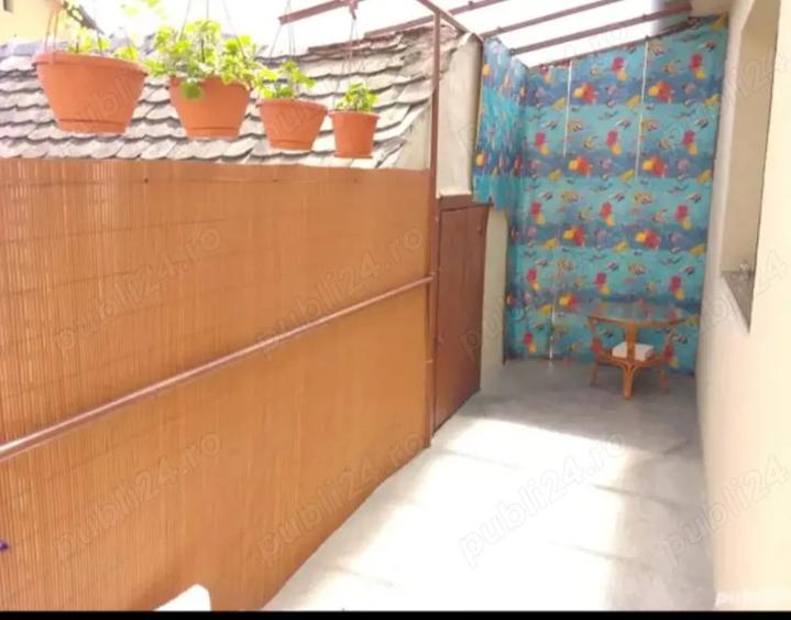 Casă cu 5 camere cu Teren 37 Mp în Central