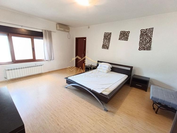 Apartament cu 2 camere decomandat, mobilat în Polonă