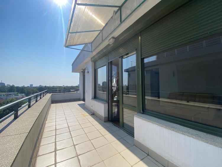 Apartament cu 3 camere decomandat, mobilat în Arcul de Triumf