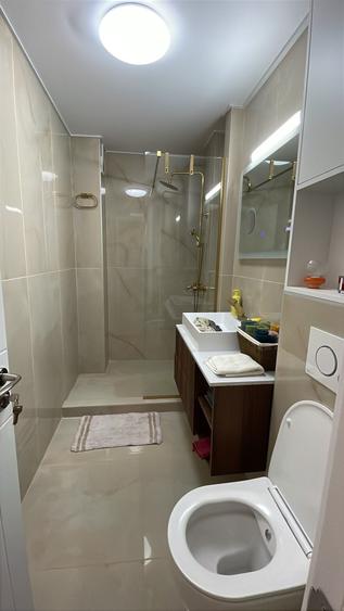 Apartament cu 2 camere decomandat în P-ța Victoriei