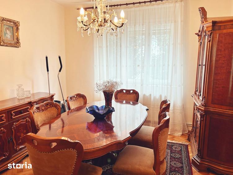Casă cu 5 camere cu Teren 920 Mp în Central