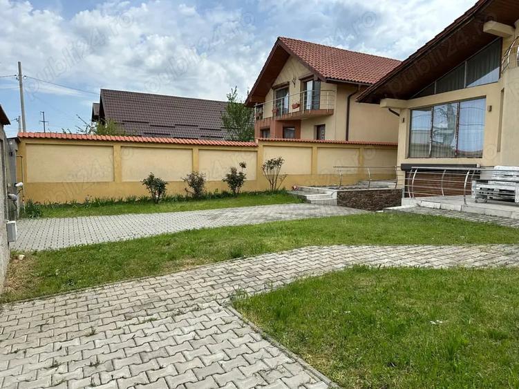 Casă cu 4 camere cu Teren 395 Mp în Central