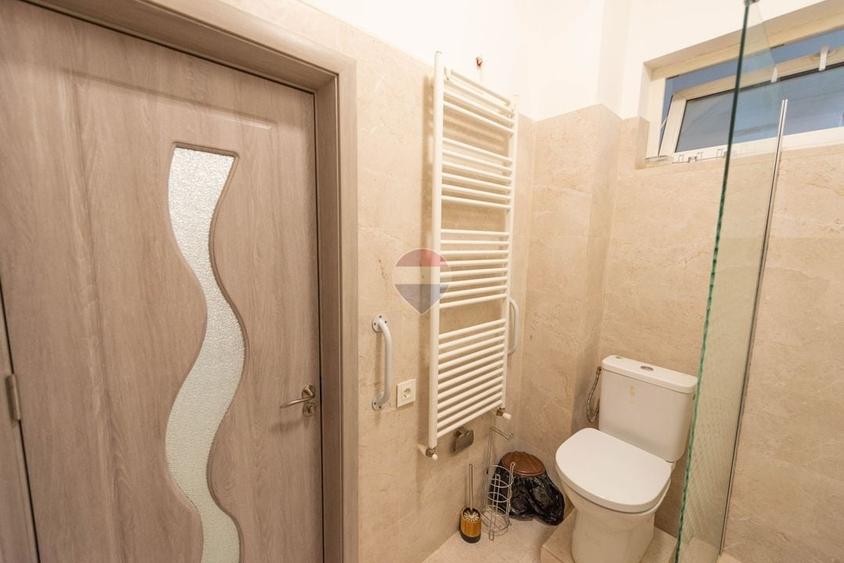 Apartament cu 3 camere semidecomandat, mobilat în Dorobanți