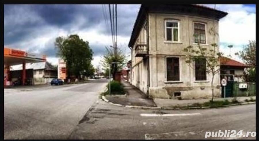 Casă cu 8 camere cu Teren 415 Mp în Drăgășani