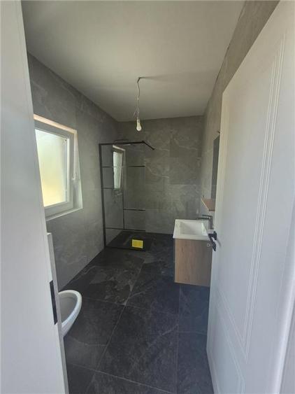 Duplex cu 4 camere cu Canalizare în Moșnița Nouă