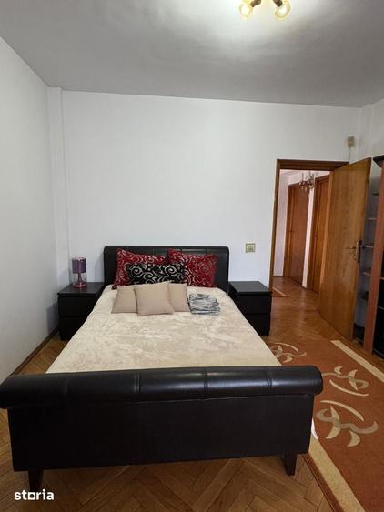 Casă cu 5 camere cu Teren 89 Mp în Străulești