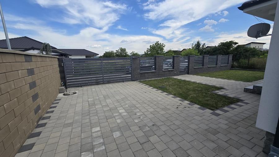 Casă individuală cu 4 camere cu Teren 400 Mp în Cetate