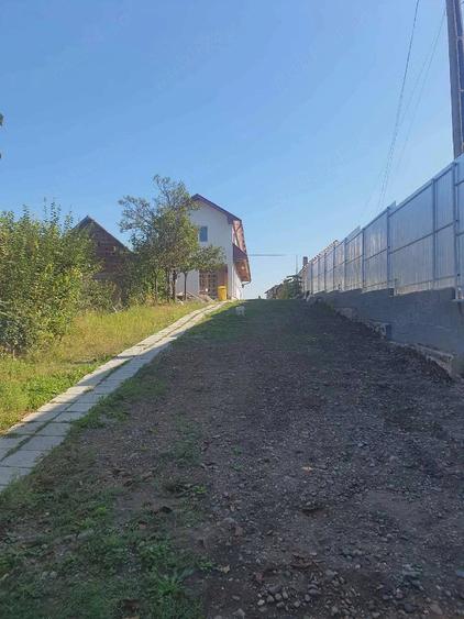 Casă cu 5 camere cu Teren 1000 Mp în Sângeorgiu de Mureș