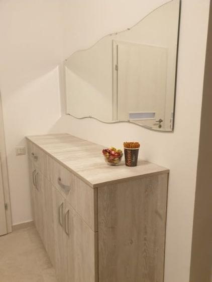 Apartament cu 2 camere decomandat, mobilat în Berceni