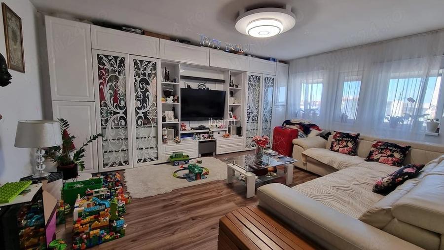 Oferta de nerefuzat ! Apartament 3 camere vis-a-vis de Kaufland Corvinilor !!
