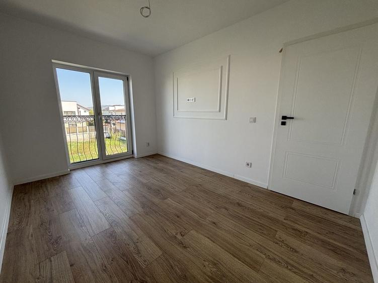 Duplex cu 4 camere cu Canalizare în Șelimbăr