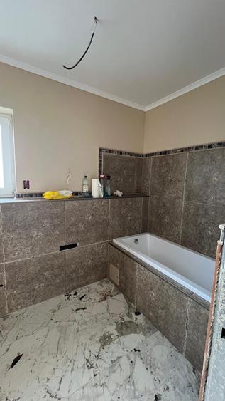Duplex cu 4 camere cu Teren 400 Mp în Cornești