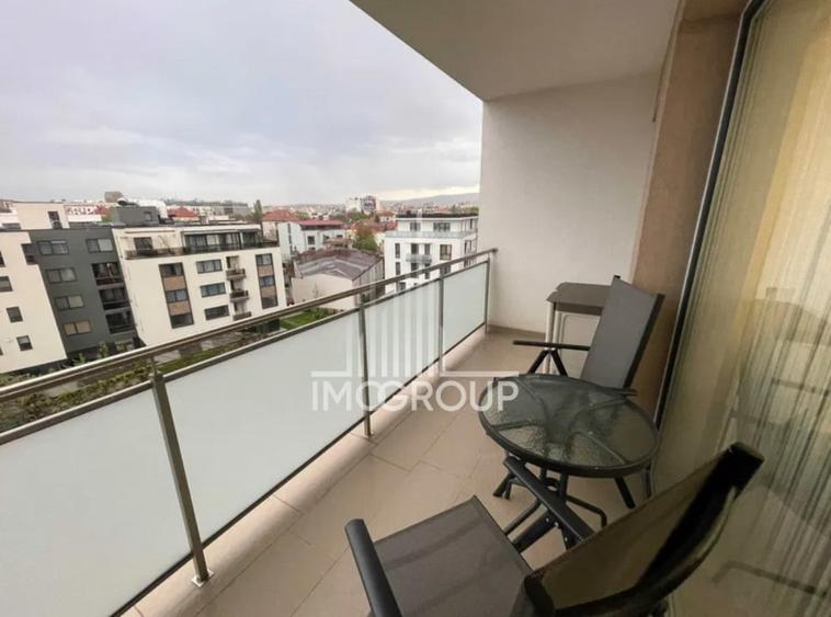 Apartament cu 2 camere semidecomandat, mobilat în Semicentral