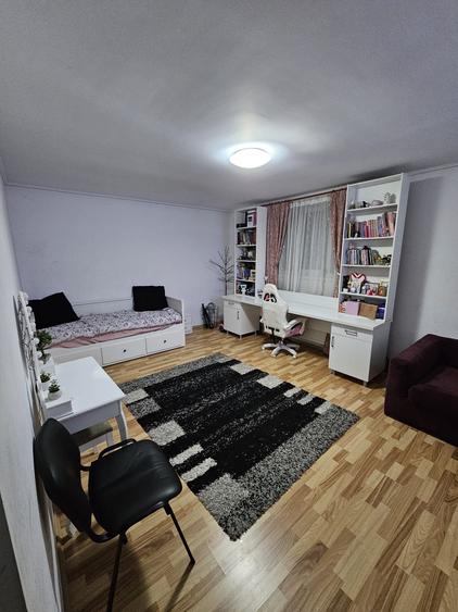 Casă cu 4 camere în Central
