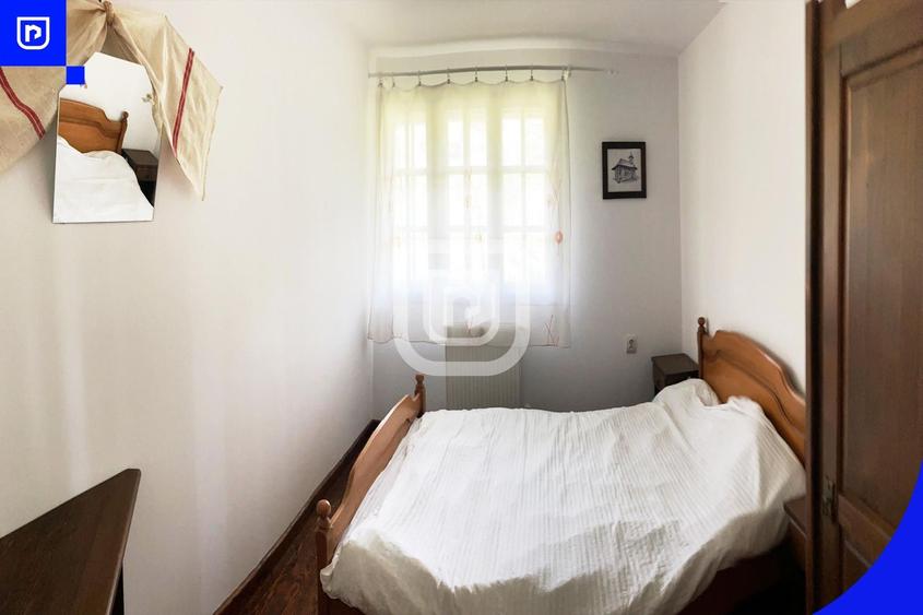 Casă individuală cu 7 camere cu Canalizare în Central