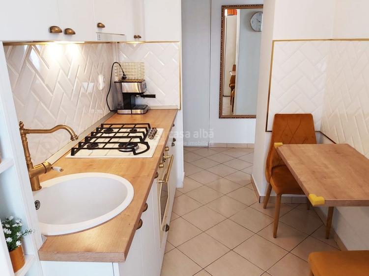 Apartament cu 2 camere decomandat, mobilat în Central