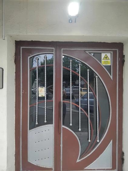 Apartament cu 2 camere semidecomandat în Berceni