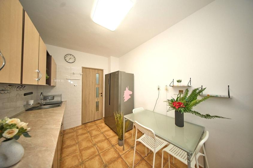 Apartament cu 3 camere semidecomandat în Dristor